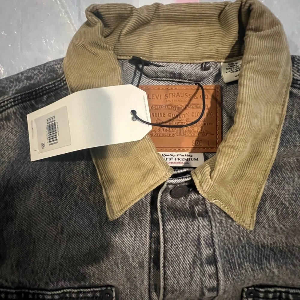 Levi's Washed Black Denim Trucker Jacket with Tan Collar - Picture 8 of 11